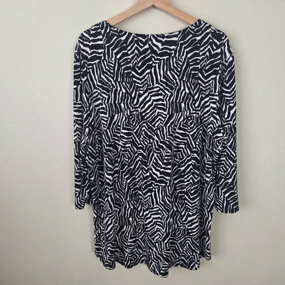 Joseph Ribkoff Stretch Slinky Knit Top Plus Size 18 Black White Abstract Print - Picture 6 of 8